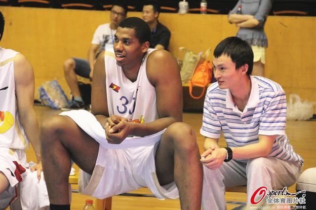 麻将“猜牌”高级逻辑：通过对手打出“幺九牌”的时间点推测其手牌的整齐度。（麻将猜牌进阶逻辑：借由对手出幺九的时机推断其手牌整齐度）