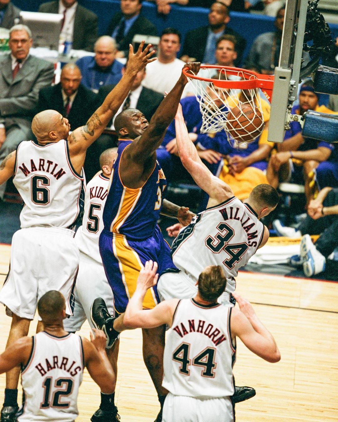 教科书式的 教科书式的