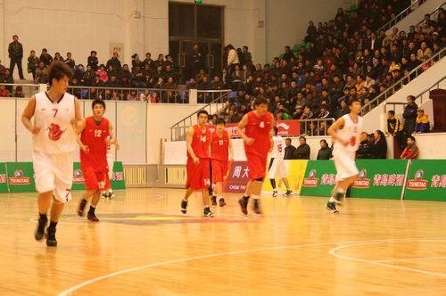 美记：马刺不愿放弃卡斯尔和哈珀，即便交易对象是字母哥